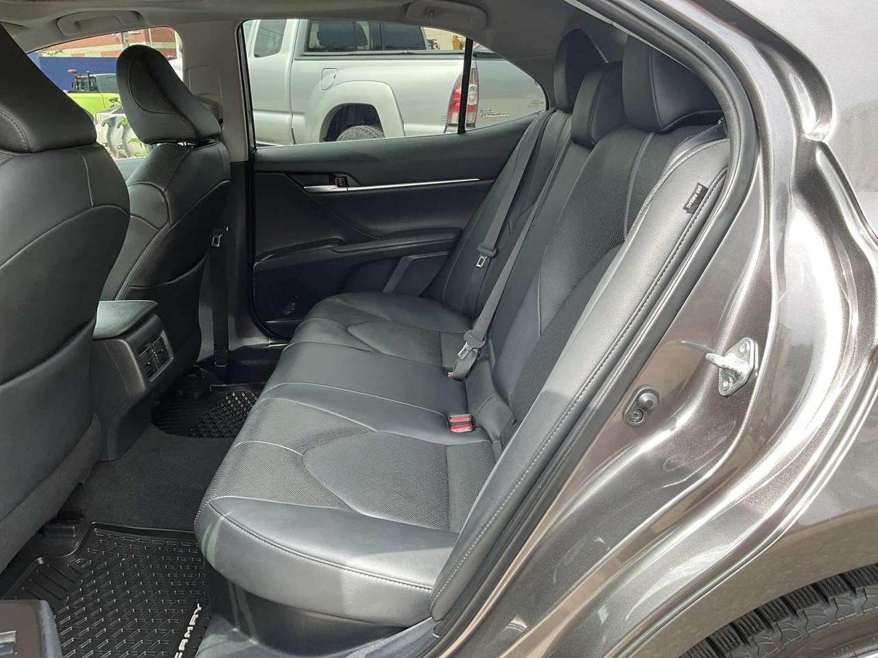 2021 Toyota Camry XLE - LEATHER! NAV! 360 CAM! HUD! SUNRIOOF! Photo