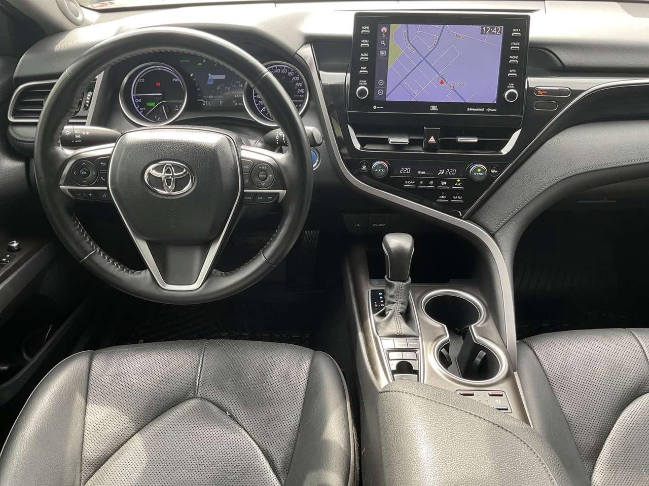2021 Toyota Camry XLE - LEATHER! NAV! 360 CAM! HUD! SUNRIOOF! Photo