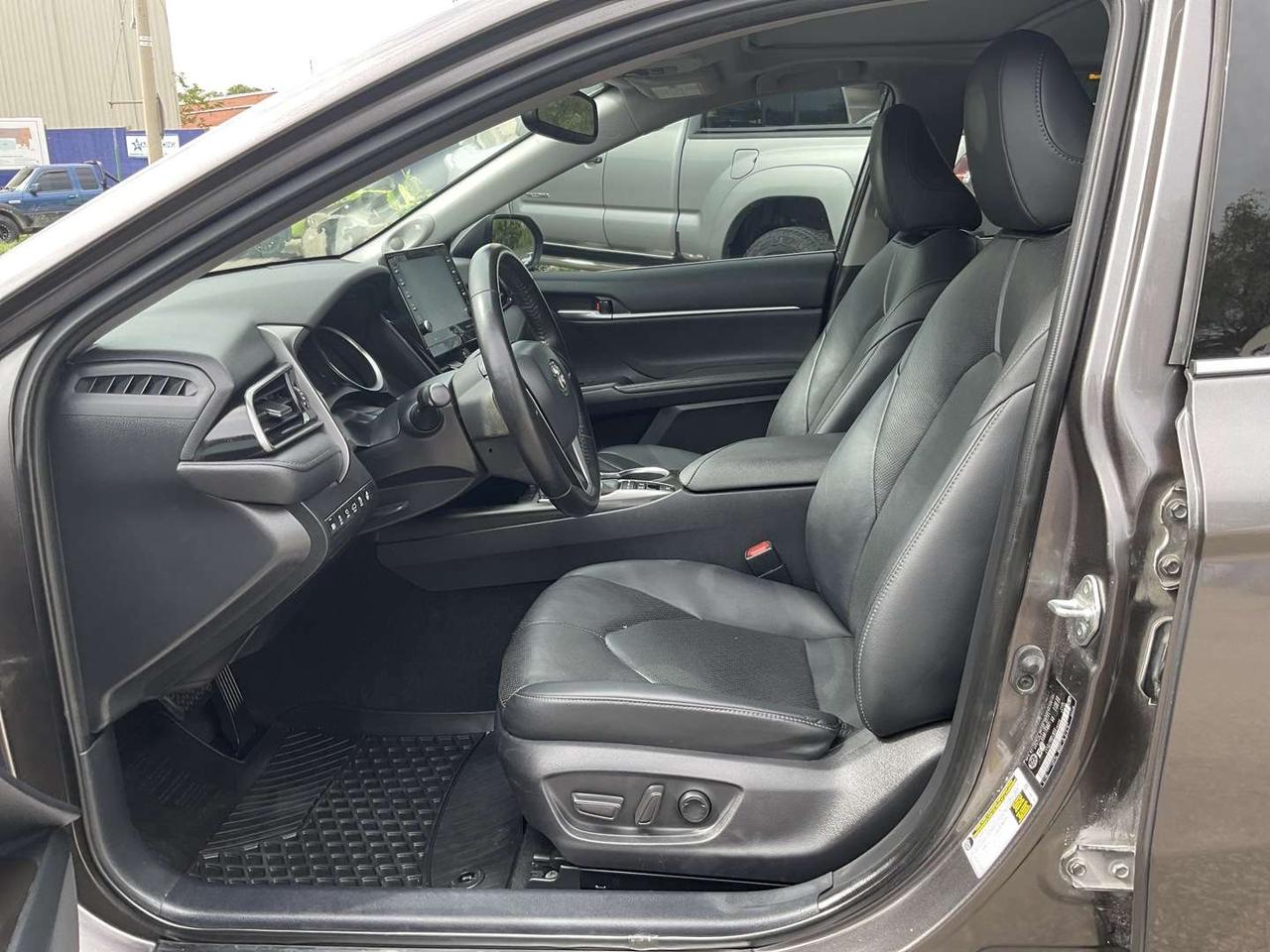 2021 Toyota Camry XLE - LEATHER! NAV! 360 CAM! HUD! SUNRIOOF! Photo