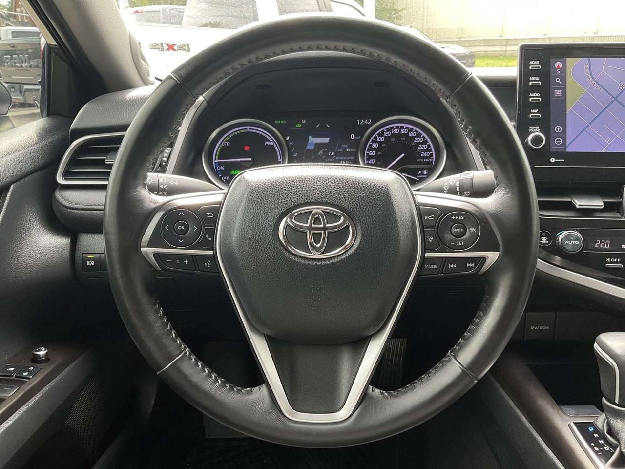 2021 Toyota Camry XLE - LEATHER! NAV! 360 CAM! HUD! SUNRIOOF! Photo