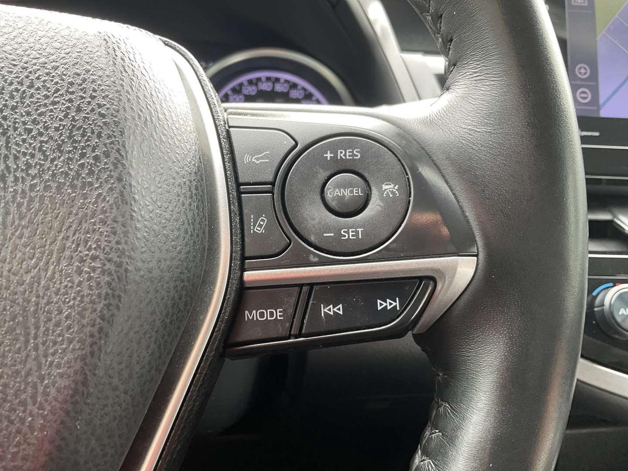 2021 Toyota Camry XLE - LEATHER! NAV! 360 CAM! HUD! SUNRIOOF! Photo