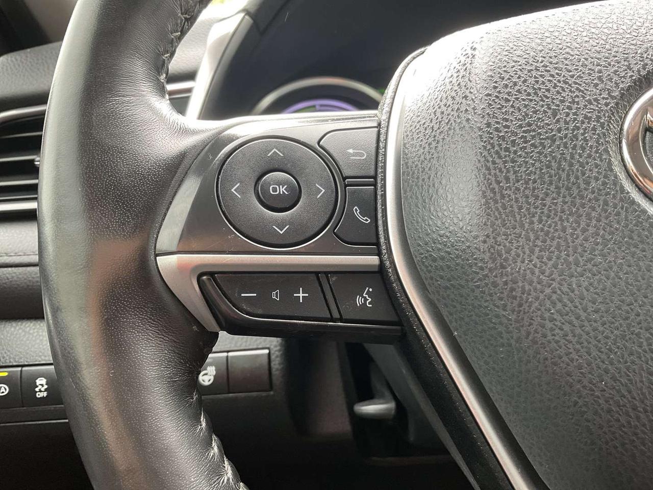 2021 Toyota Camry XLE - LEATHER! NAV! 360 CAM! HUD! SUNRIOOF! Photo