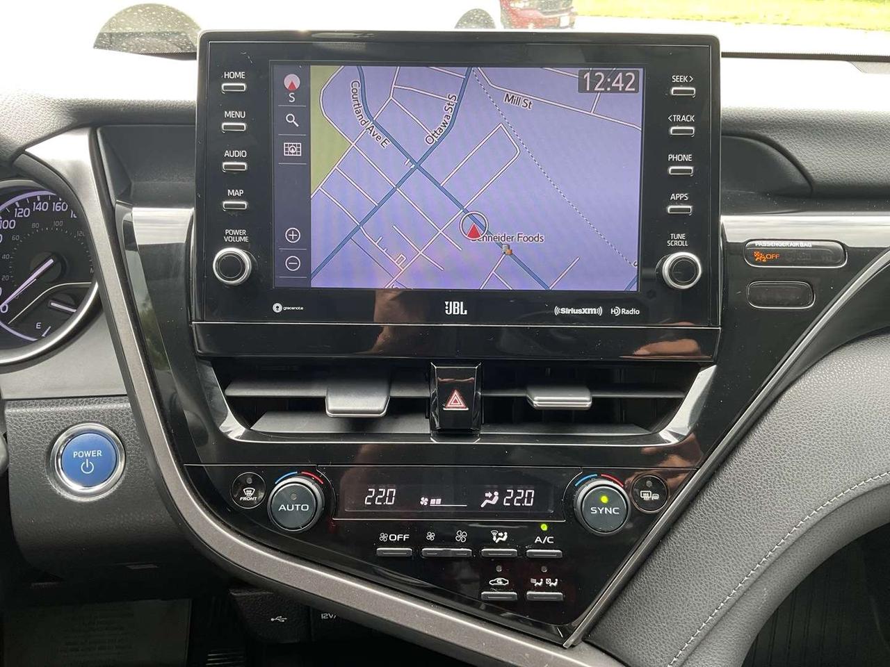 2021 Toyota Camry XLE - LEATHER! NAV! 360 CAM! HUD! SUNRIOOF! Photo