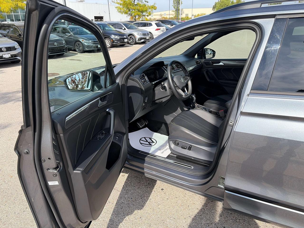 2023 Volkswagen Tiguan Comfortline R-Line Black Edition Photo