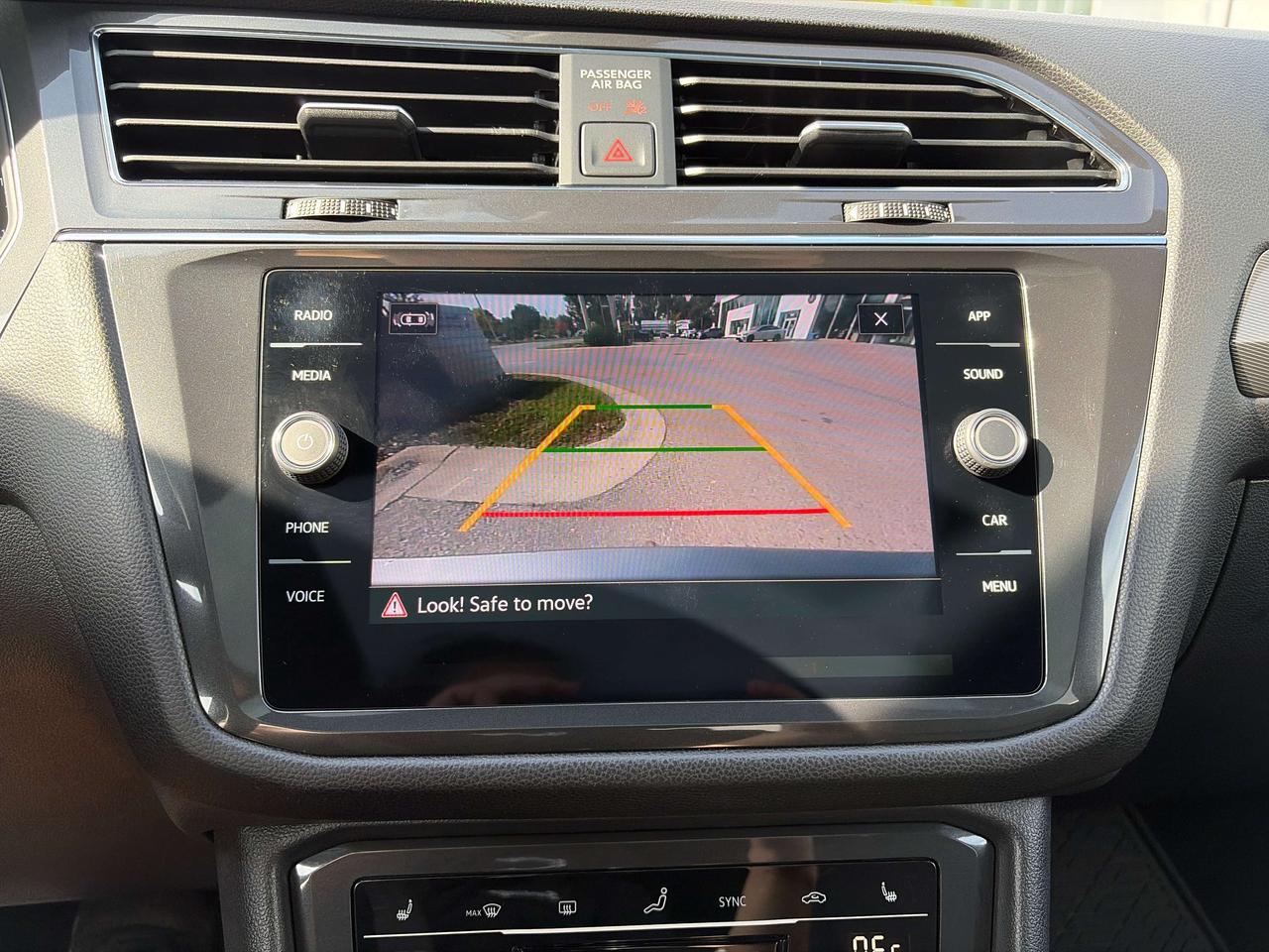 2023 Volkswagen Tiguan Comfortline R-Line Black Edition Photo