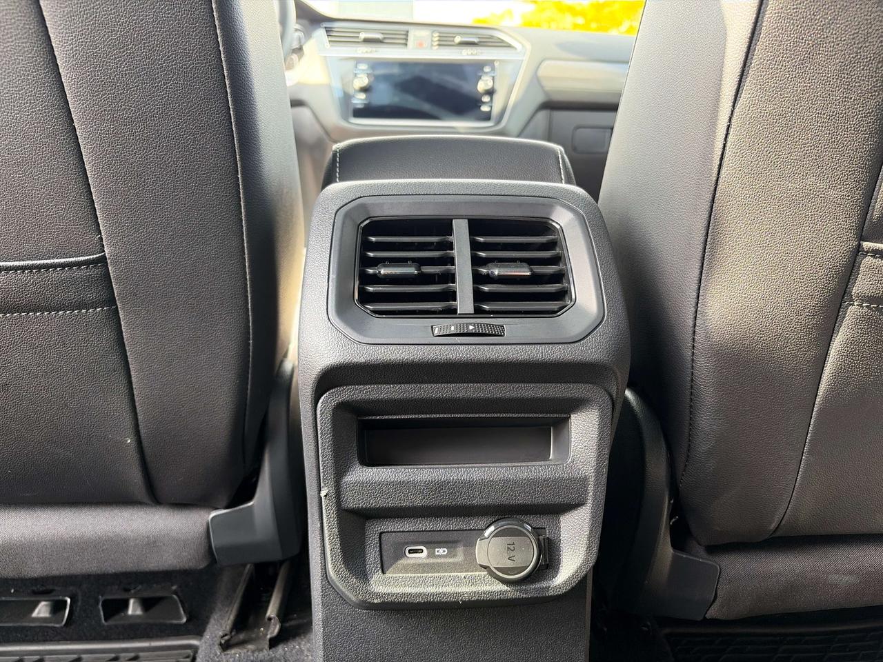 2023 Volkswagen Tiguan Comfortline R-Line Black Edition Photo