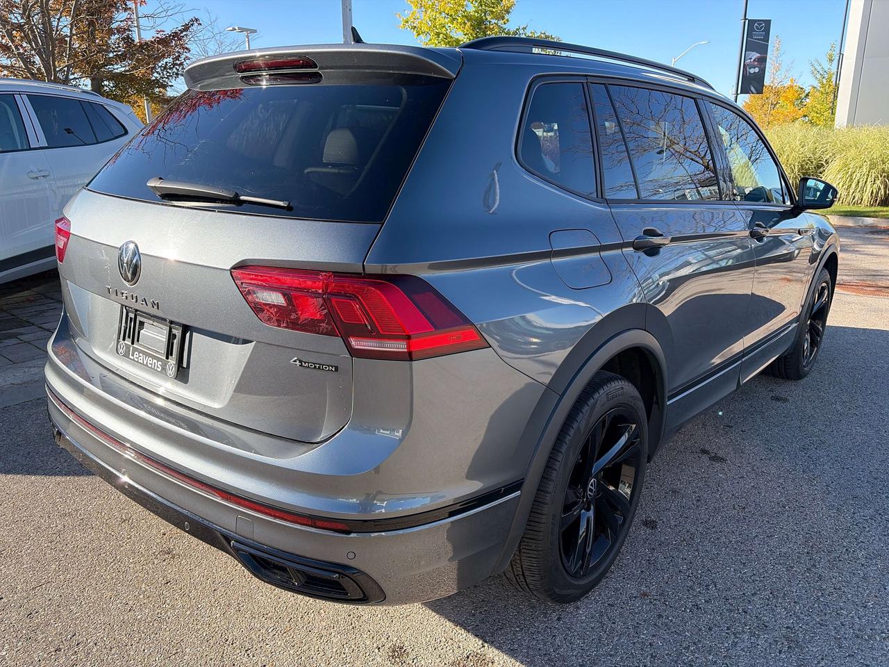 2023 Volkswagen Tiguan Comfortline R-Line Black Edition Photo