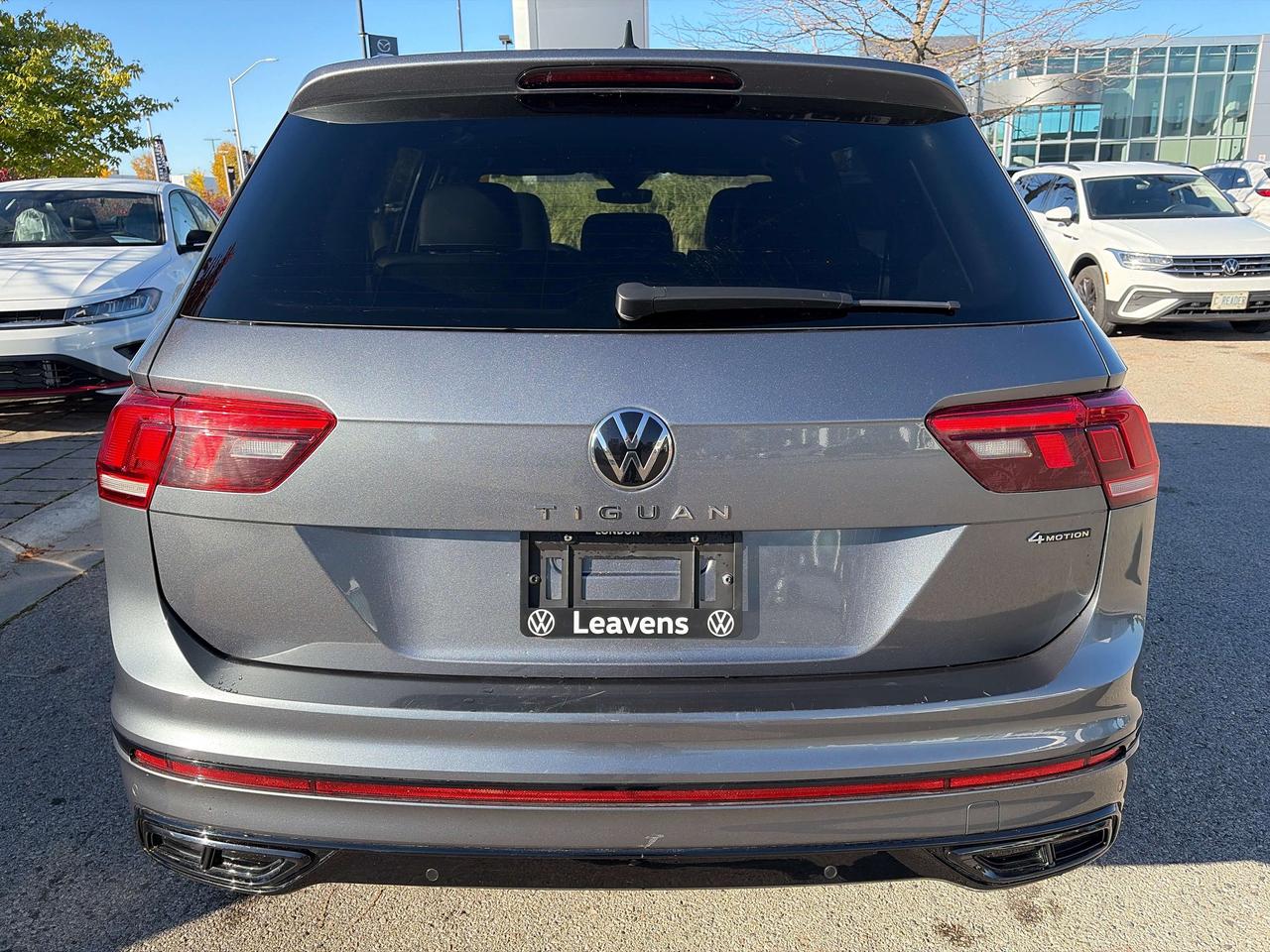 2023 Volkswagen Tiguan Comfortline R-Line Black Edition Photo