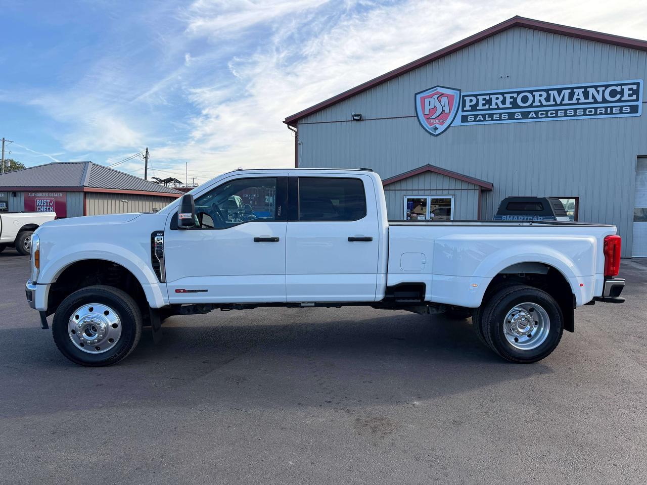 2024 Ford F-450 XLT Photo