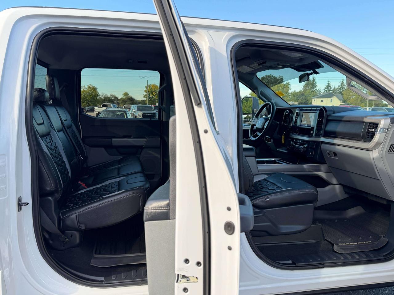 2024 Ford F-450 XLT Photo