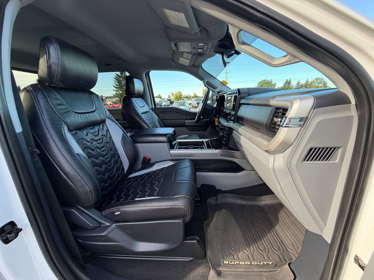 2024 Ford F-450 XLT Photo