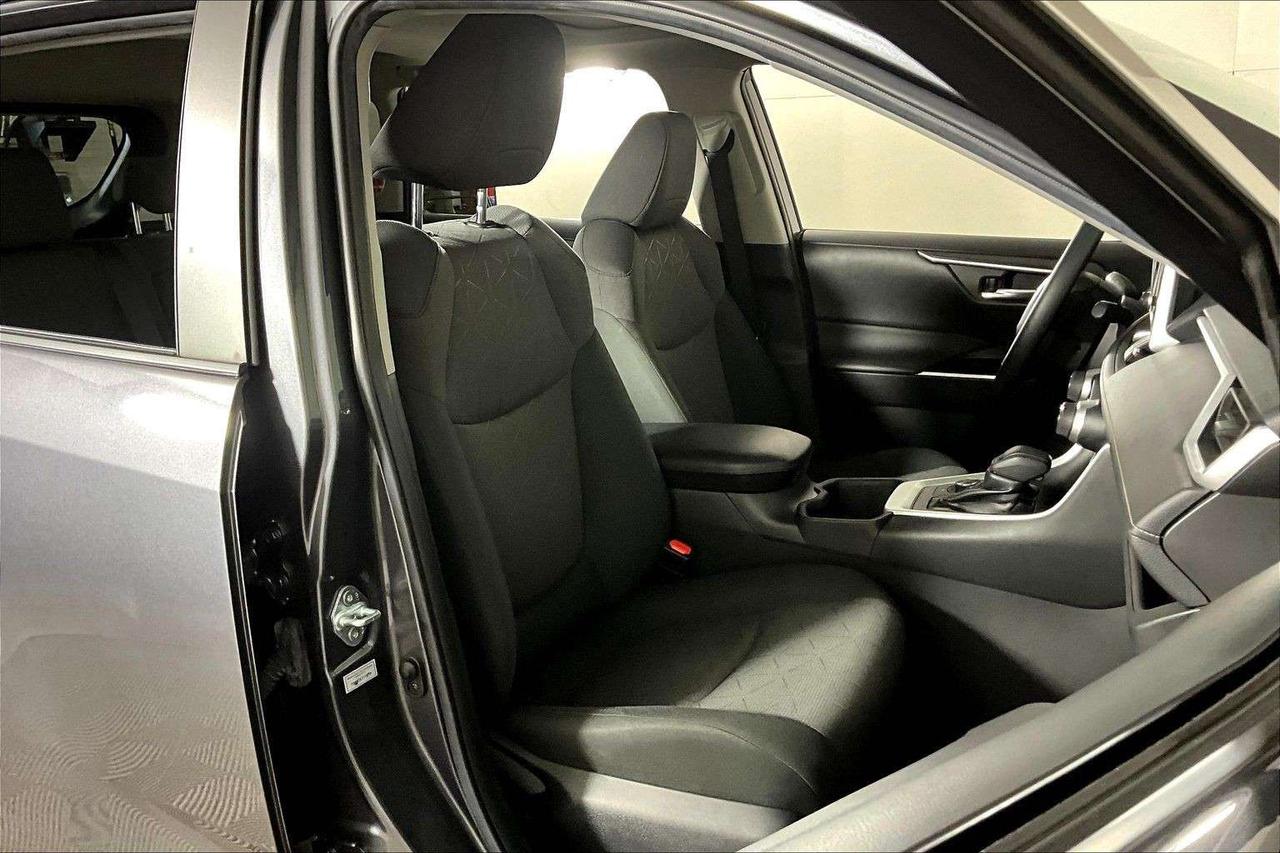 2023 Toyota RAV4 Hybrid XLE AWD Photo