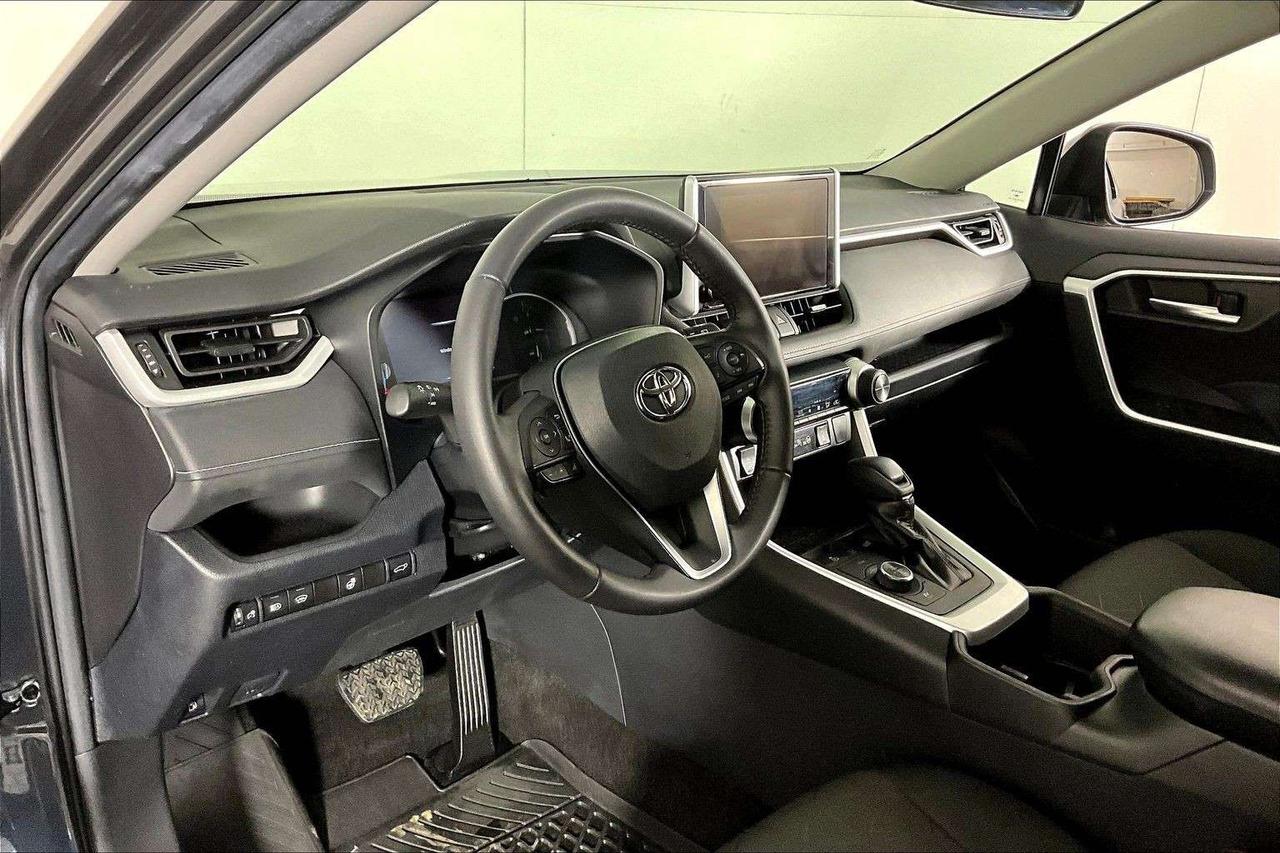 2023 Toyota RAV4 Hybrid XLE AWD Photo