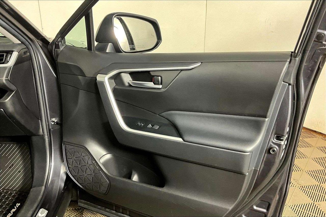 2023 Toyota RAV4 Hybrid XLE AWD Photo