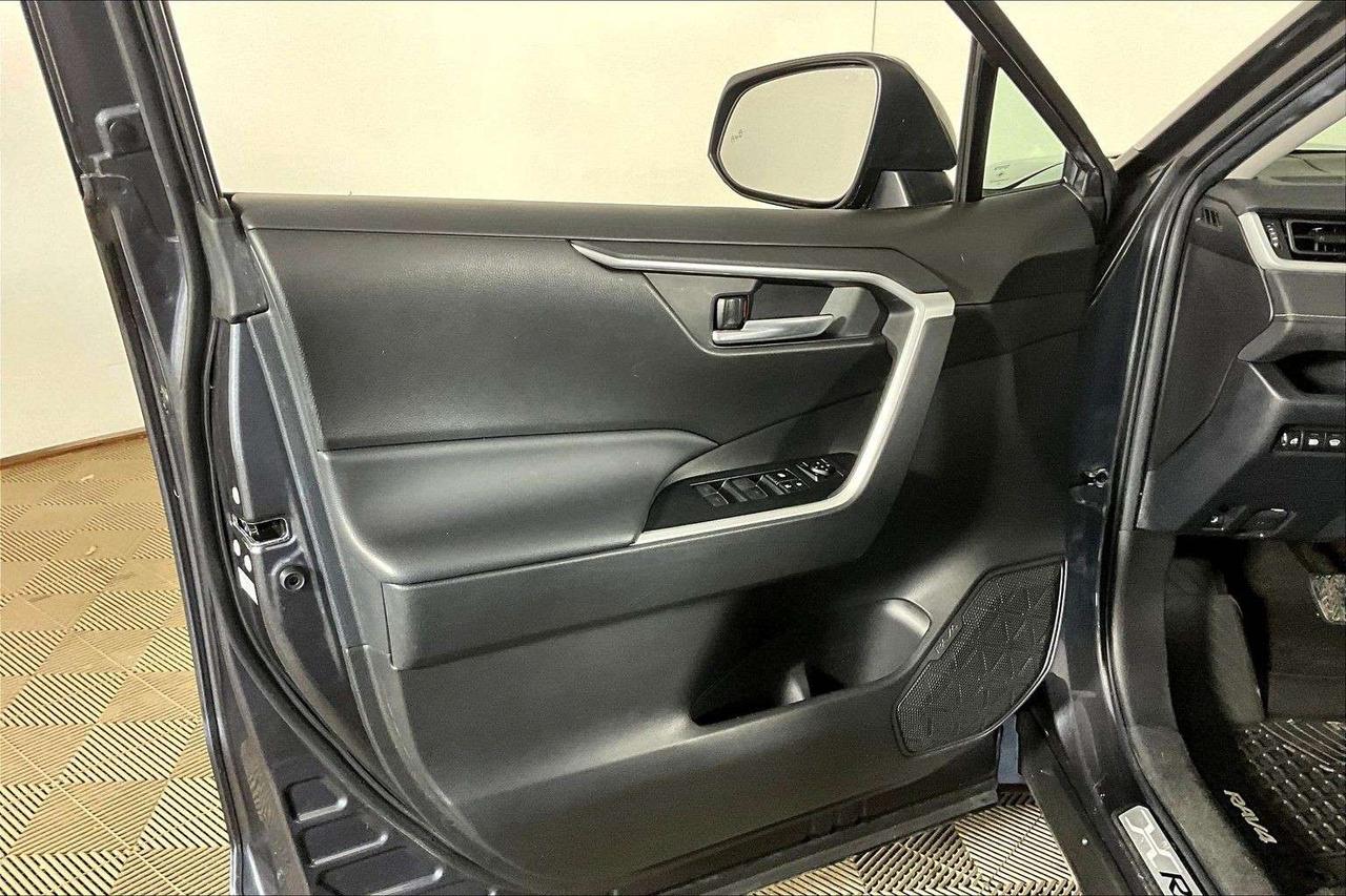 2023 Toyota RAV4 Hybrid XLE AWD Photo
