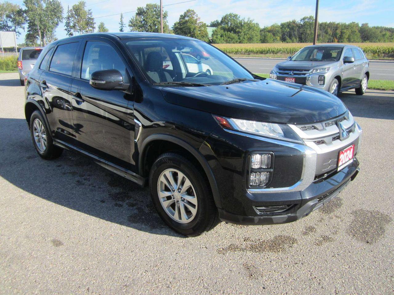2024 Mitsubishi RVR SE AWC NO ACCIDENTS! 1 PRICE ONLY! NO SAFETY FEES! Photo3