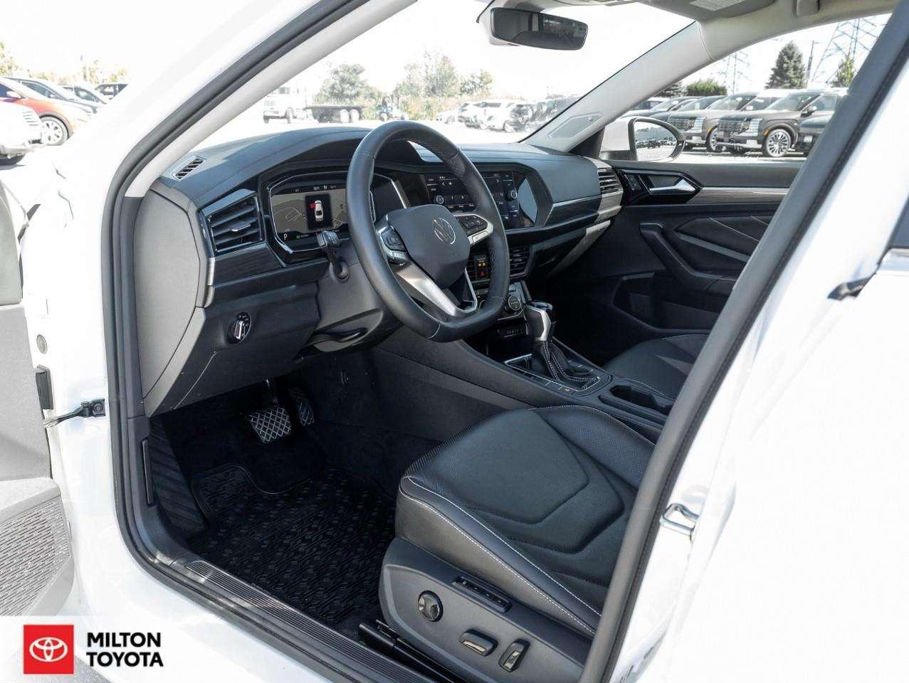 2022 Volkswagen Jetta LEATHER SUNROOF CARPLAY ANDROID AUTO VENTILATED SEATS NAVIGATION ONE OWNER Highline Photo