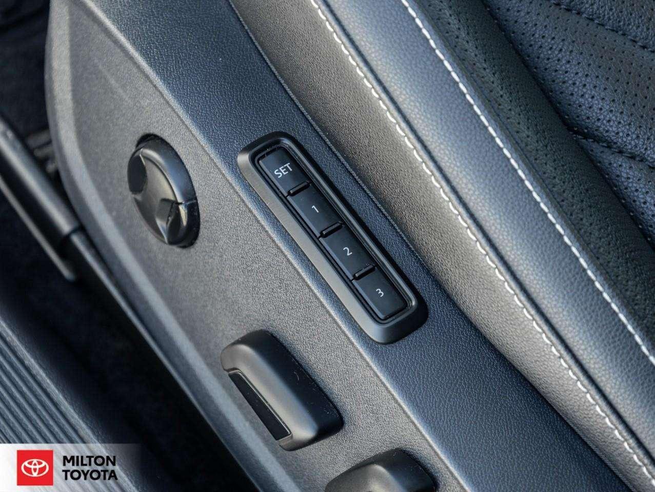 2022 Volkswagen Jetta LEATHER SUNROOF CARPLAY ANDROID AUTO VENTILATED SEATS NAVIGATION ONE OWNER Highline Photo