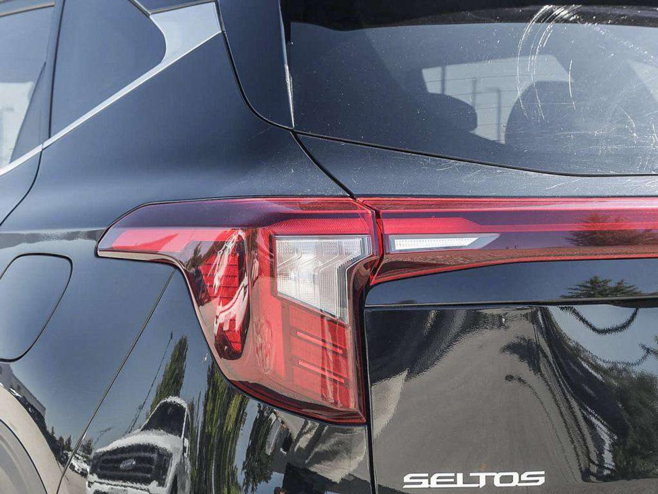 2024 Kia Seltos EX   AWD   Leather   Sunroof   Apple CarPlay   Heated Steering Wheel Photo