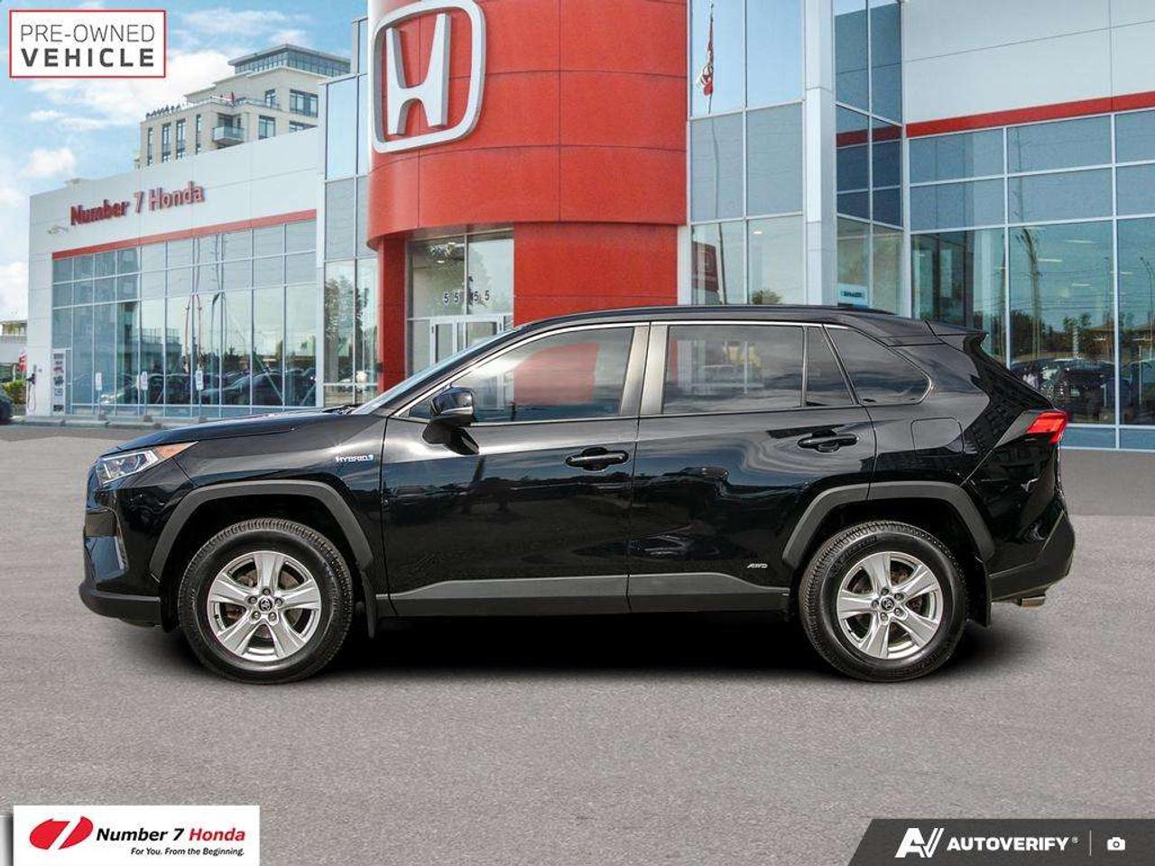 2021 Toyota RAV4 Hybrid XLE AWD *NO REPORTED ACCIDENTS*ONE OWNER Photo2