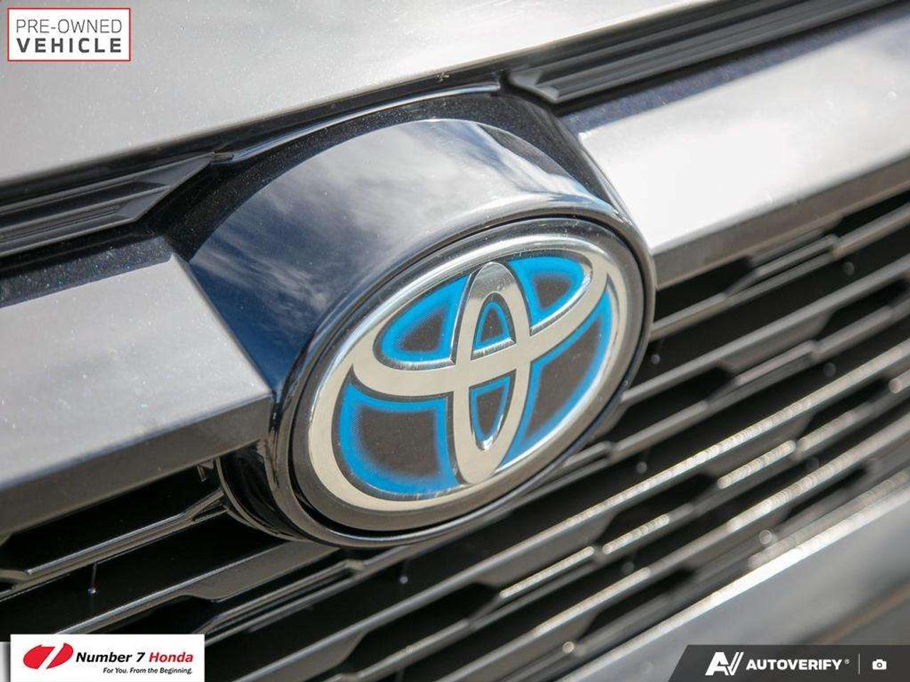 2021 Toyota RAV4 Hybrid XLE AWD *NO REPORTED ACCIDENTS*ONE OWNER Photo