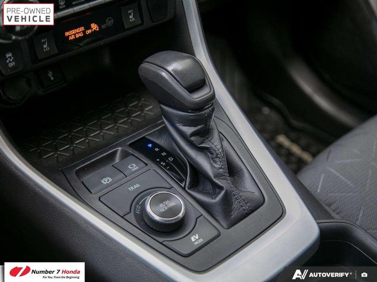 2021 Toyota RAV4 Hybrid XLE AWD *NO REPORTED ACCIDENTS*ONE OWNER Photo