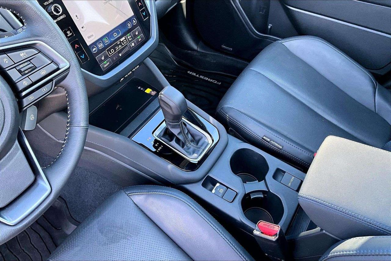 2025 Subaru Forester Navigation   Leather   Sunroof   CarPlay/Android A Photo