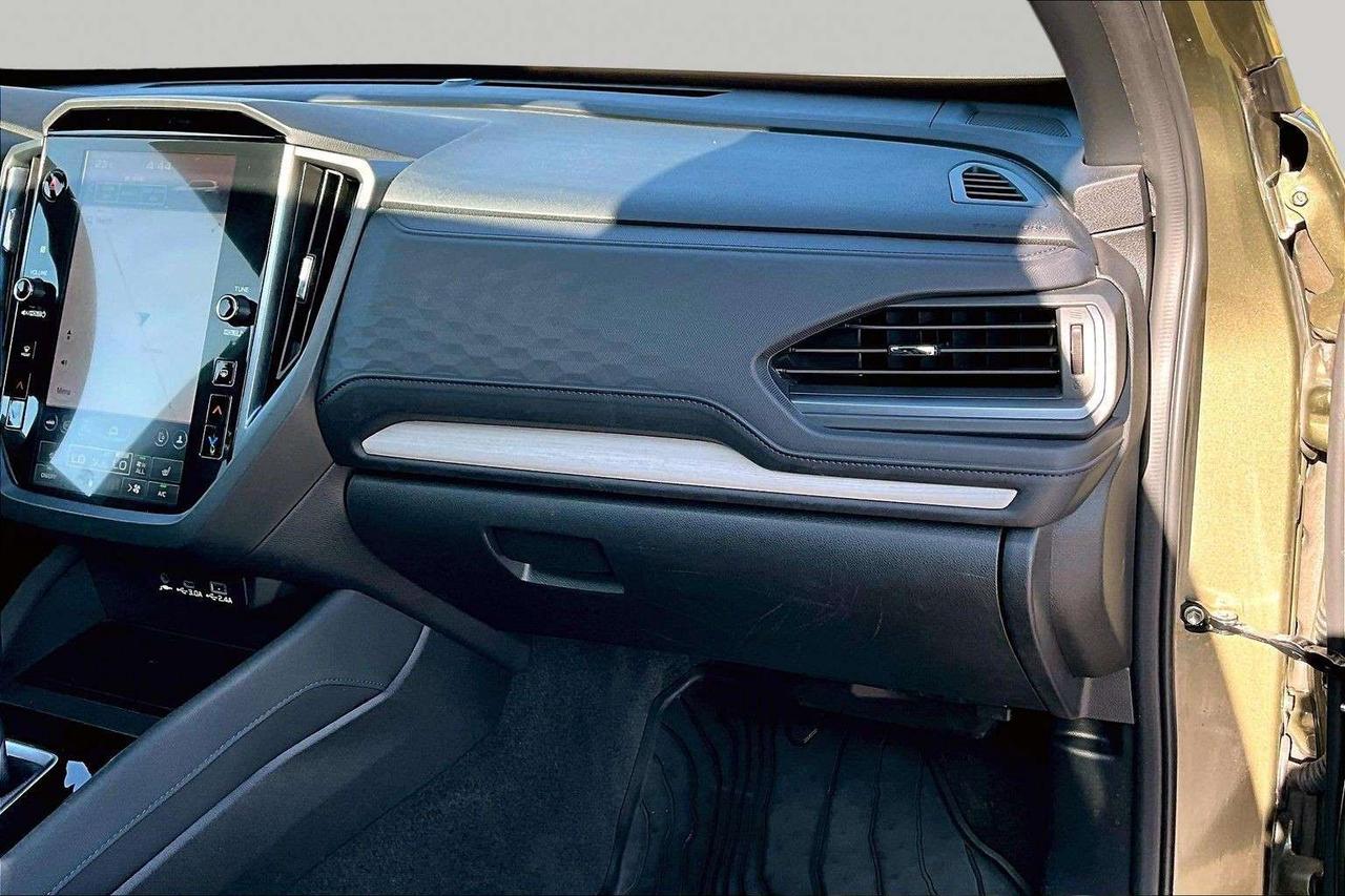 2025 Subaru Forester Navigation   Leather   Sunroof   CarPlay/Android A Photo