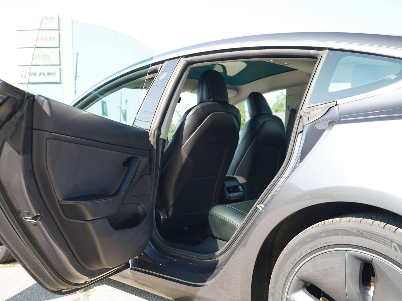 2019 Tesla Model 3 RANGE 354KMS, NAVI, RWD Photo