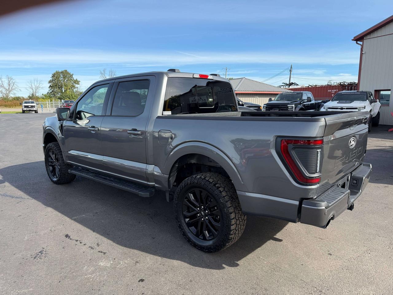 2025 Ford F-150 Lariat Photo4