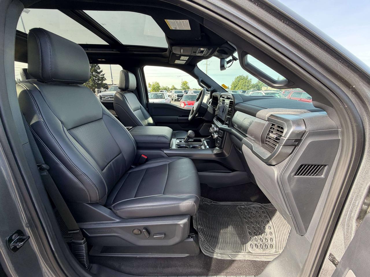 2025 Ford F-150 Lariat Photo