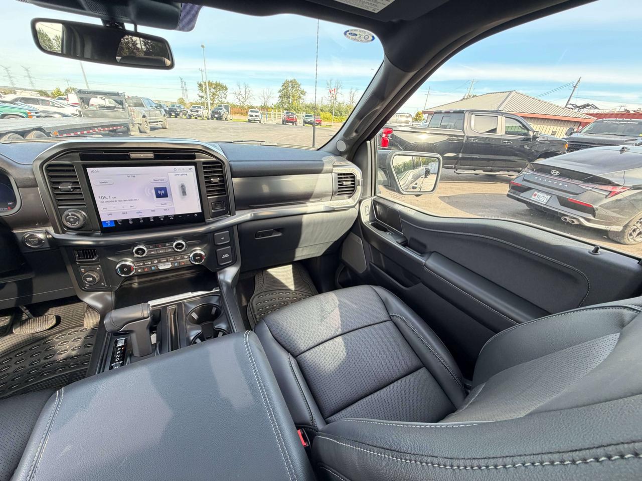 2025 Ford F-150 Lariat Photo