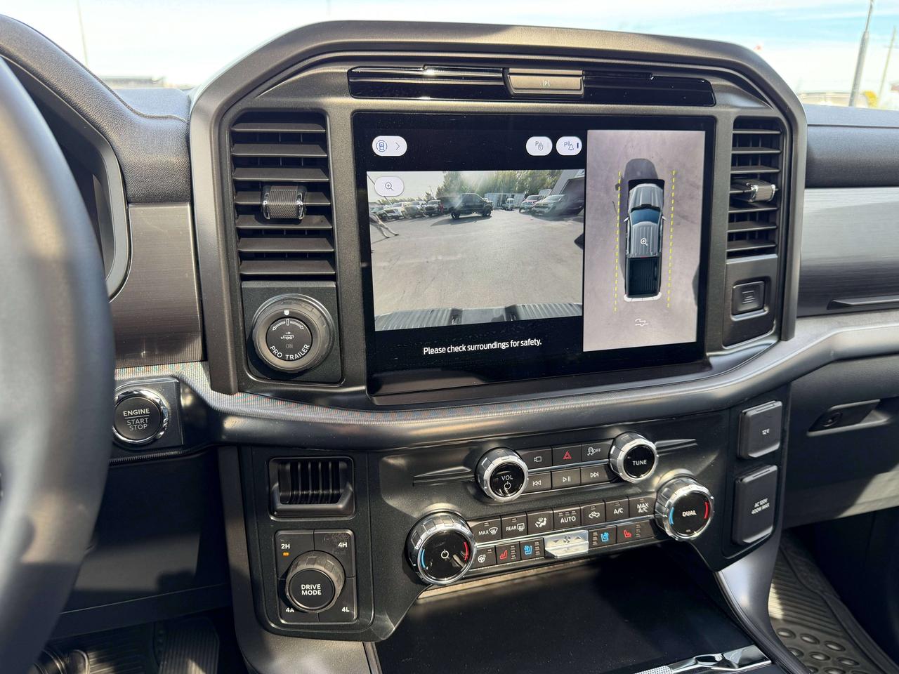 2025 Ford F-150 Lariat Photo