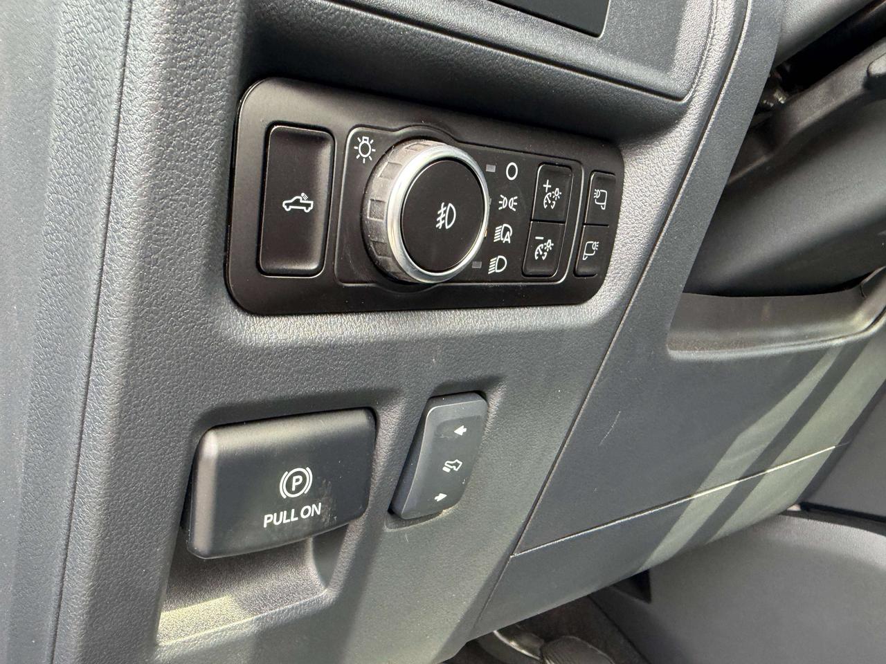 2025 Ford F-150 Lariat Photo