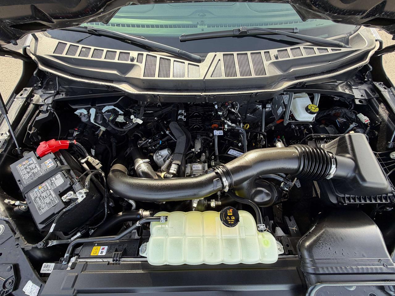 2025 Ford F-150 Lariat Photo