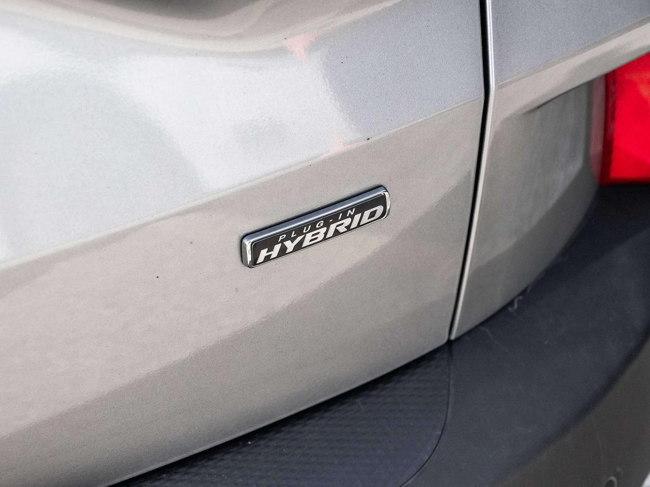 2022 Ford Escape Plug-in Hybrid TITANIUM PLUG-IN HYBRID Photo
