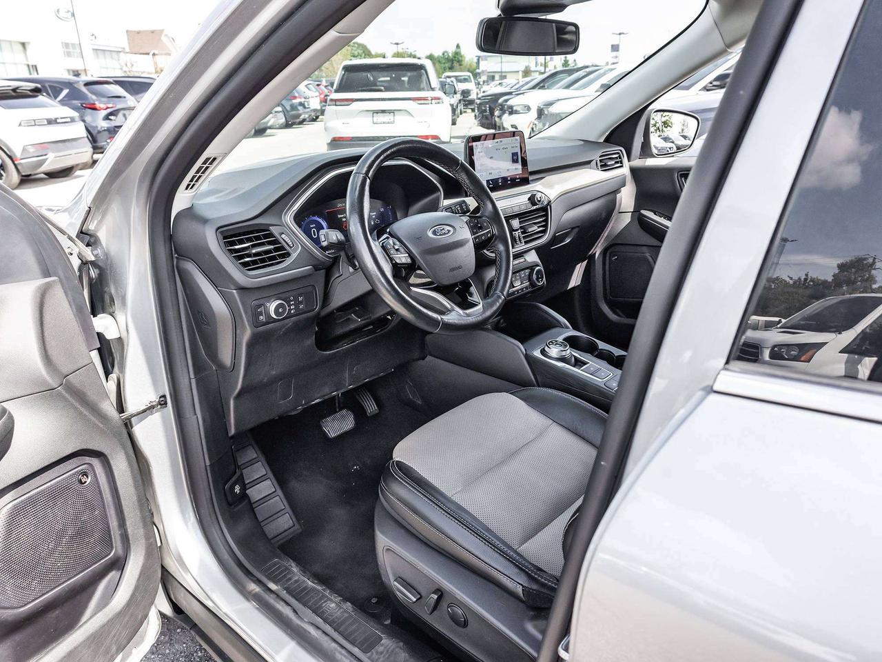 2022 Ford Escape Plug-in Hybrid TITANIUM PLUG-IN HYBRID Photo