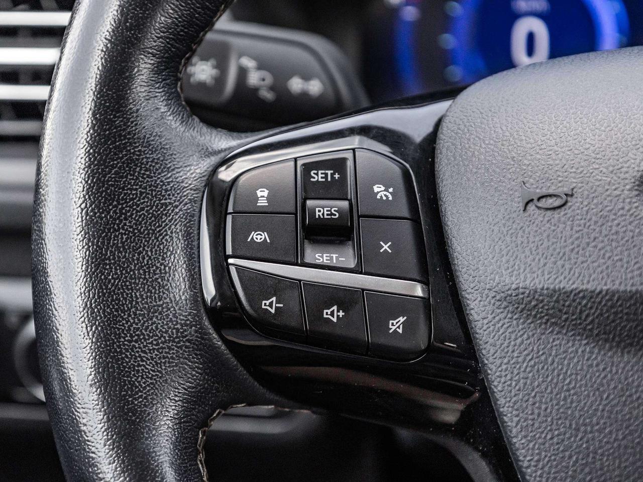 2022 Ford Escape Plug-in Hybrid TITANIUM PLUG-IN HYBRID Photo