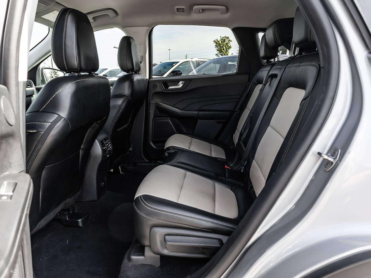 2022 Ford Escape Plug-in Hybrid TITANIUM PLUG-IN HYBRID Photo