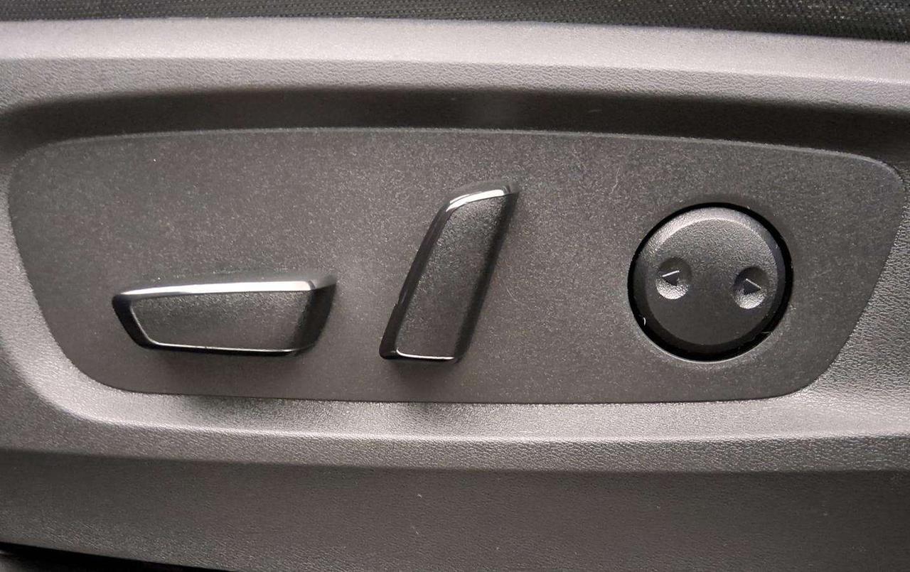 2024 Nissan Pathfinder SV Photo
