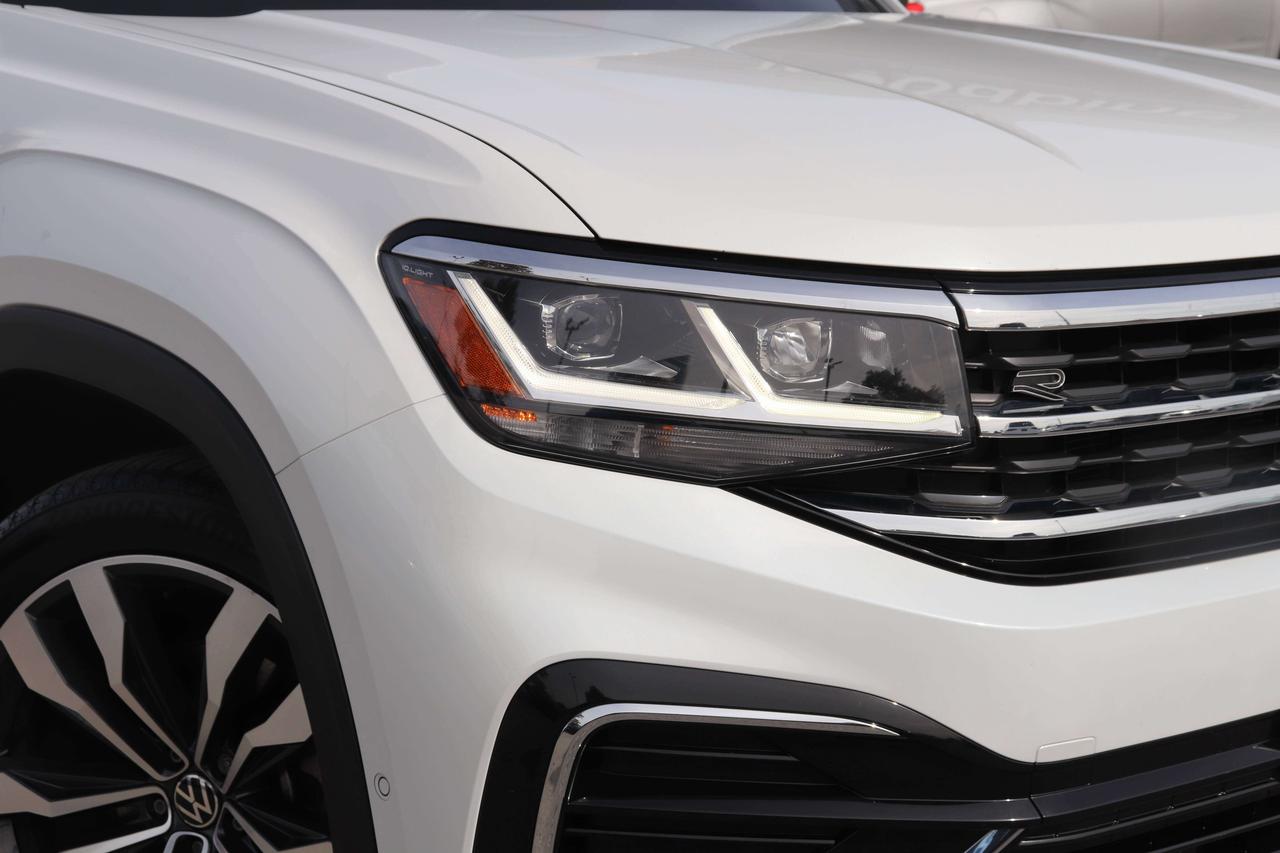 2022 Volkswagen Atlas EXECLINE   FULLY LOADED   WINTER TIRES Photo