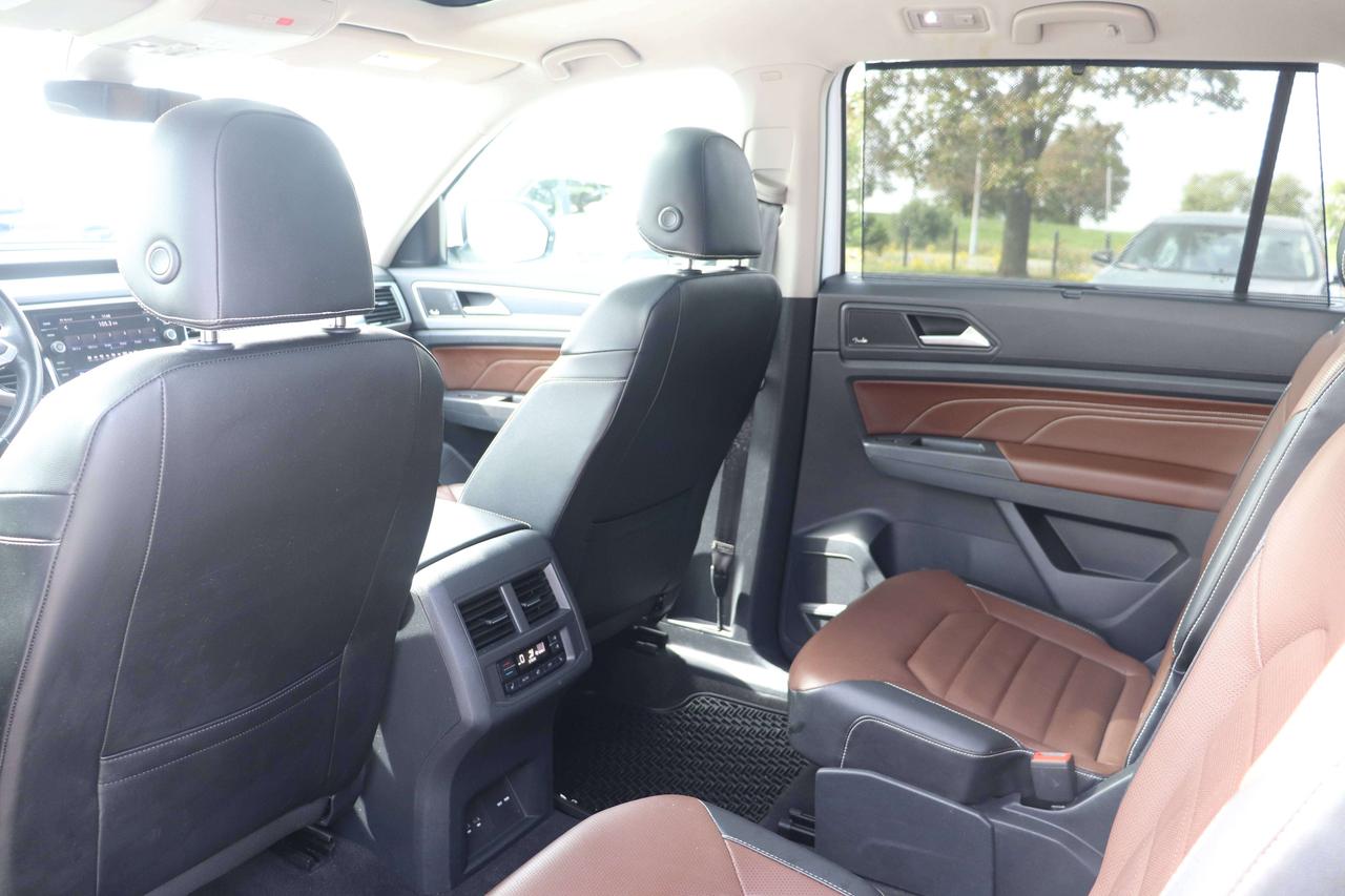 2022 Volkswagen Atlas EXECLINE   FULLY LOADED   WINTER TIRES Photo