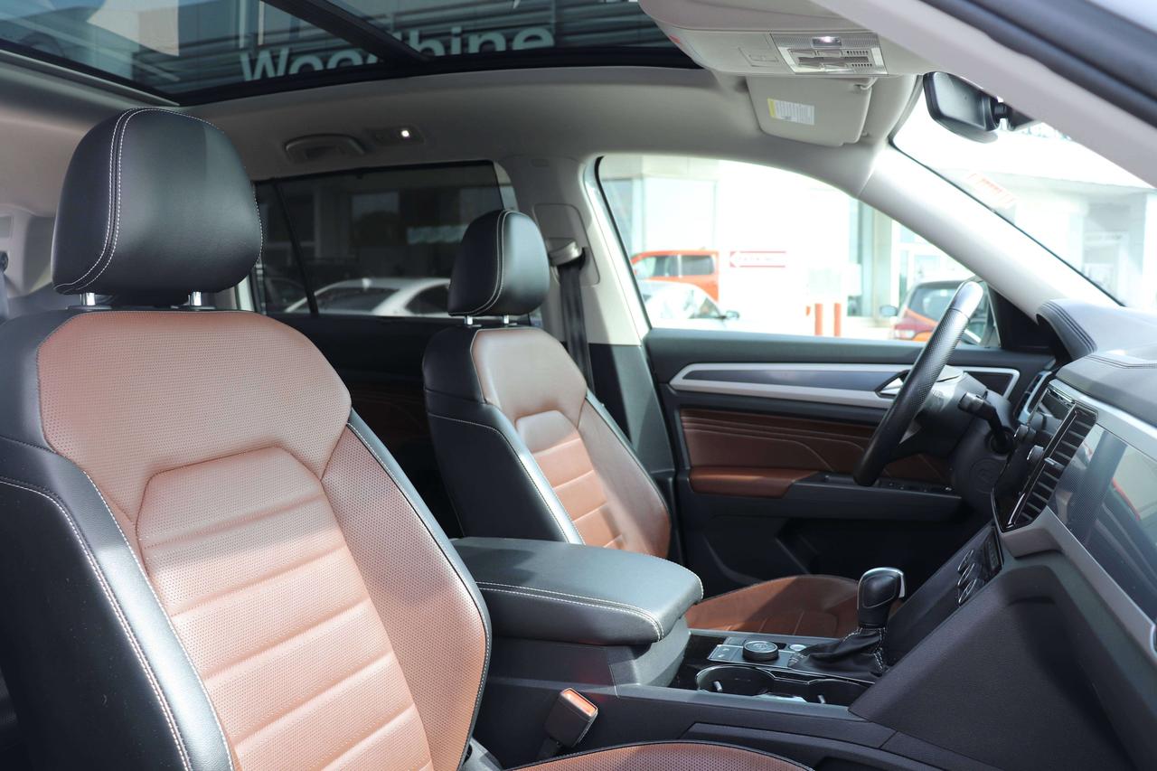 2022 Volkswagen Atlas EXECLINE   FULLY LOADED   WINTER TIRES Photo