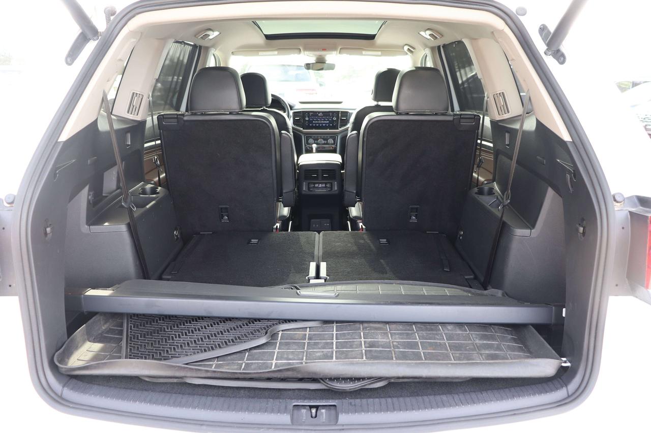 2022 Volkswagen Atlas EXECLINE   FULLY LOADED   WINTER TIRES Photo