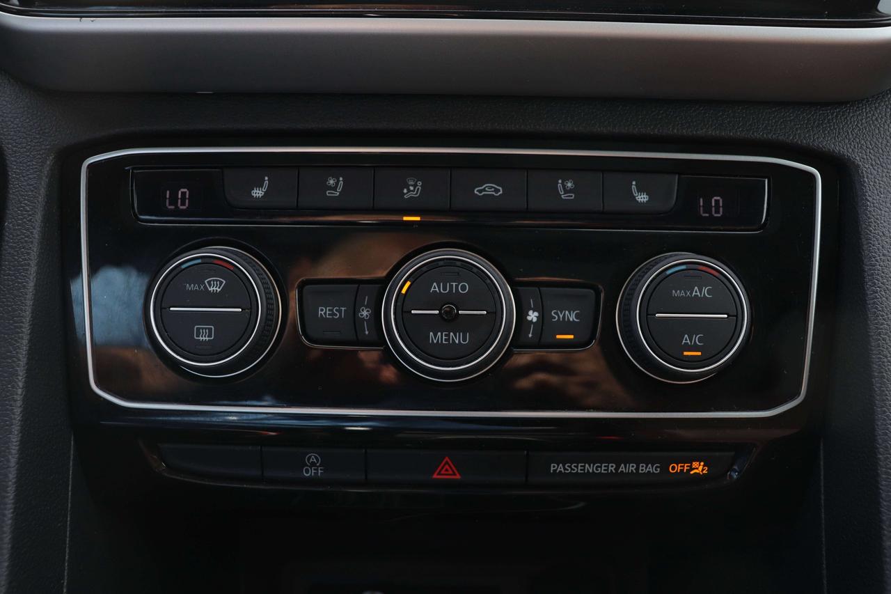 2022 Volkswagen Atlas EXECLINE   FULLY LOADED   WINTER TIRES Photo