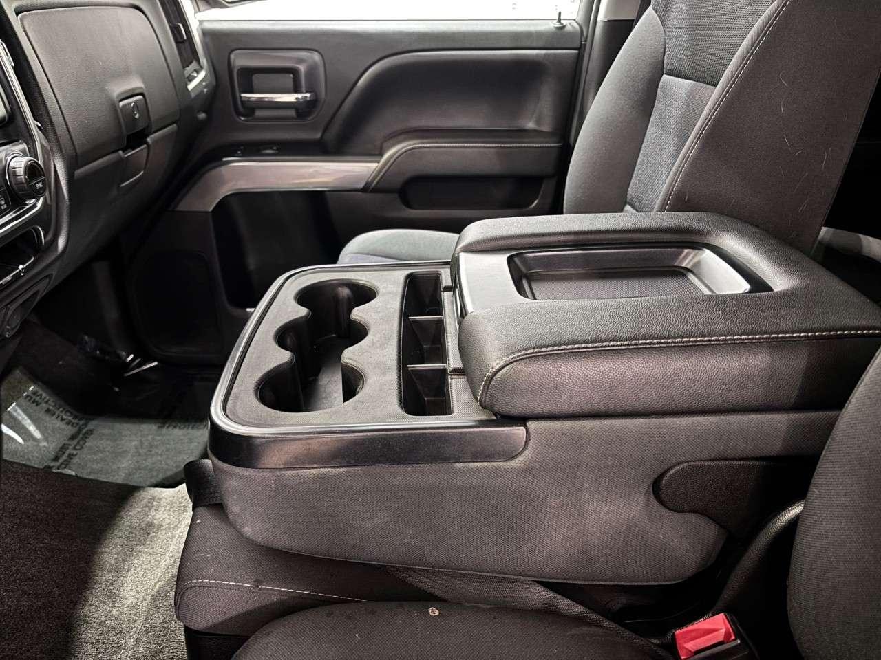 2016 Chevrolet Silverado 1500 Double Cab Standard Box 4-Wheel Drive LT w/1LT Photo