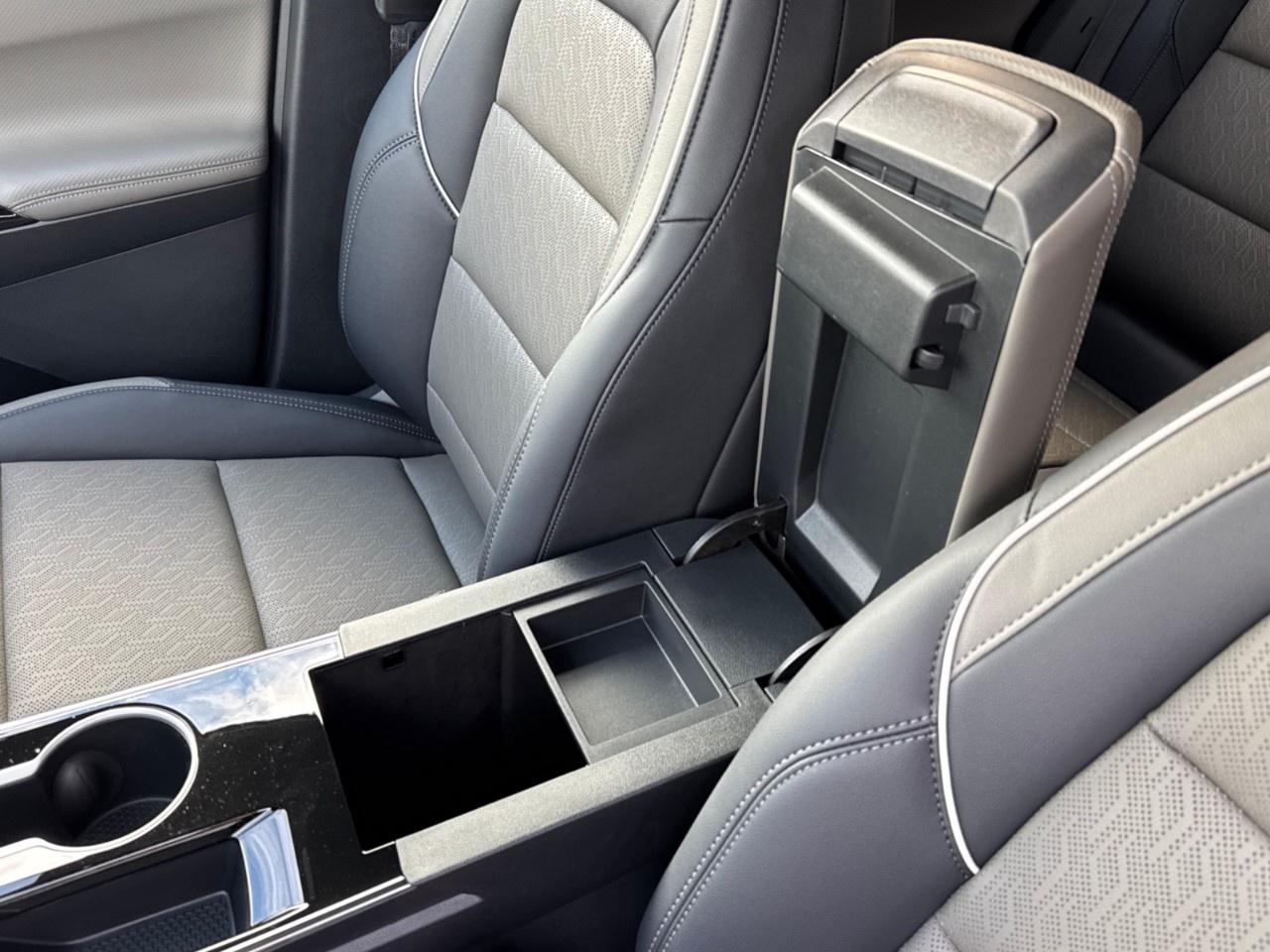 2027 Chevrolet Equinox AWD LT Photo