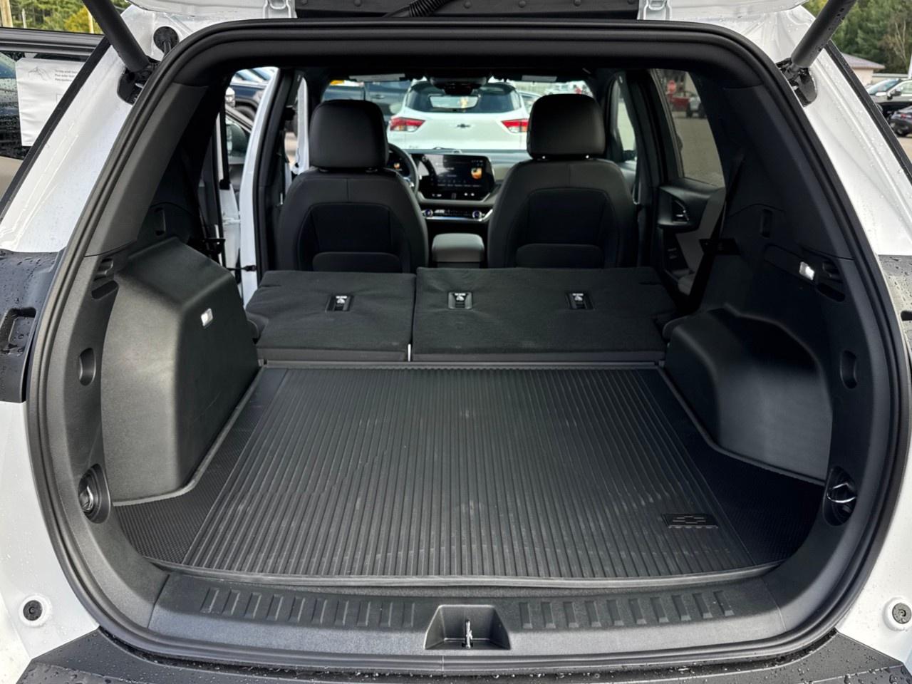 2027 Chevrolet Equinox AWD LT Photo