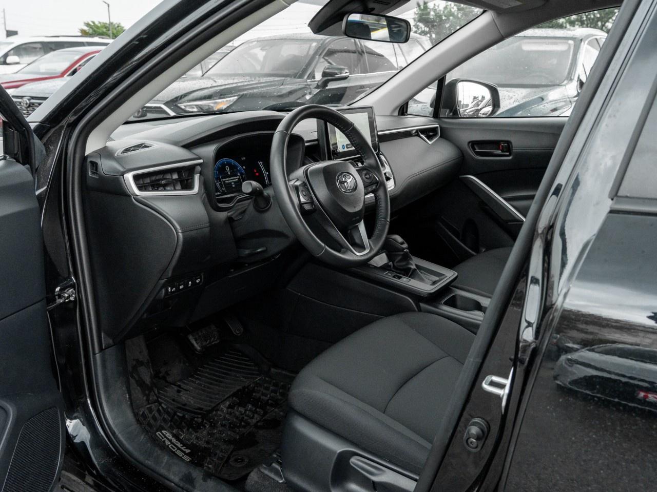 2026 Toyota Corolla Cross LE AWD Photo