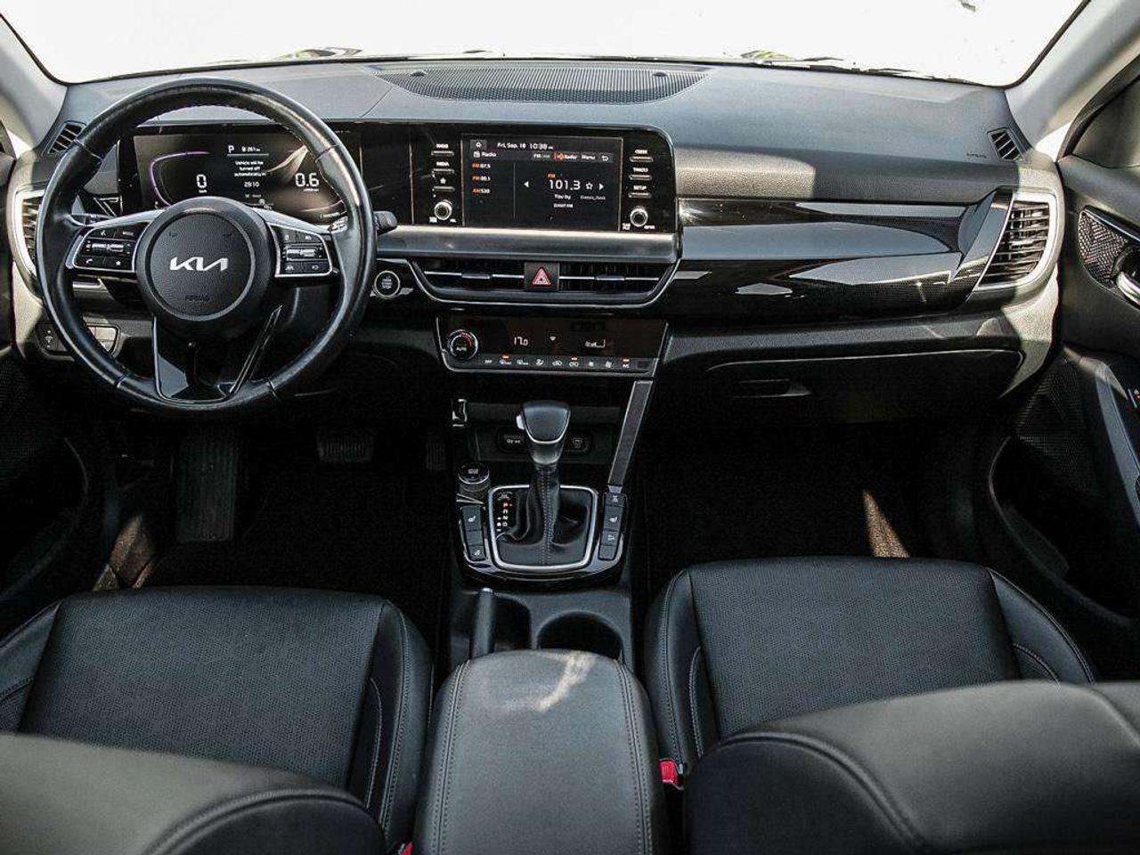 2024 Kia Seltos EX   AWD   Leather   Sunroof   Apple CarPlay   Heated Steering Wheel Photo